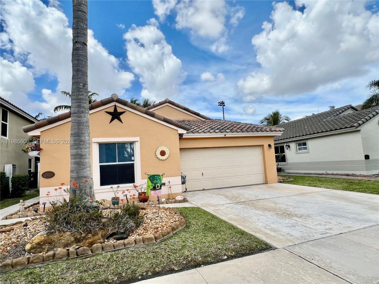 2102 NW 193rd Ave, Pembroke Pines, FL 33029 Photo