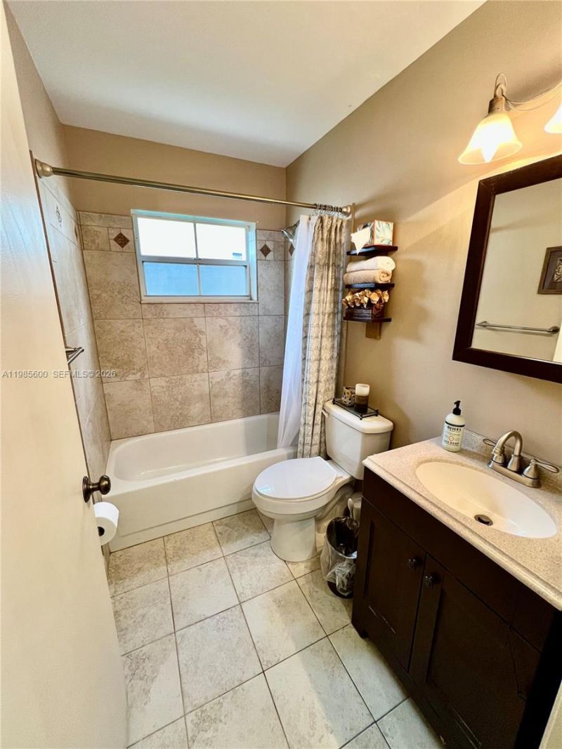 2102 NW 193rd Ave, Pembroke Pines, FL 33029 Photo