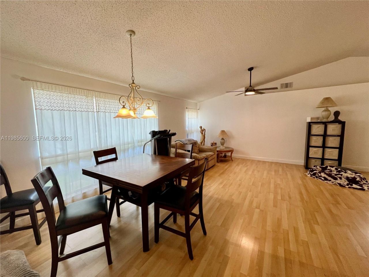 2102 NW 193rd Ave, Pembroke Pines, FL 33029 Photo