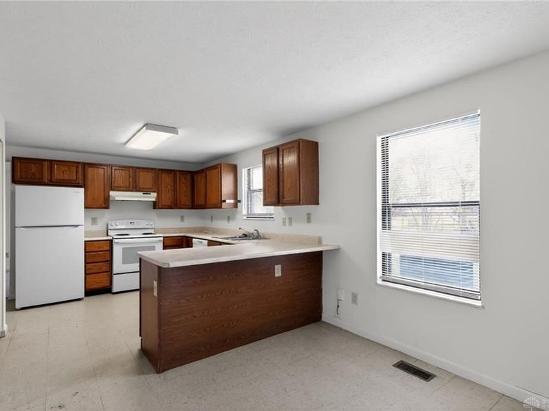 5202 Old Troy Pike, Dayton, OH 45424 Photo 10