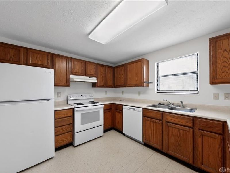 5202 Old Troy Pike, Dayton, OH 45424 Photo 11