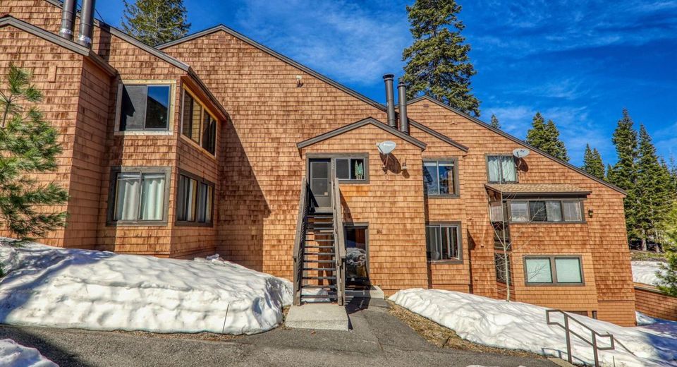 11569 Snowpeak Way, Truckee, CA 96161 Photo