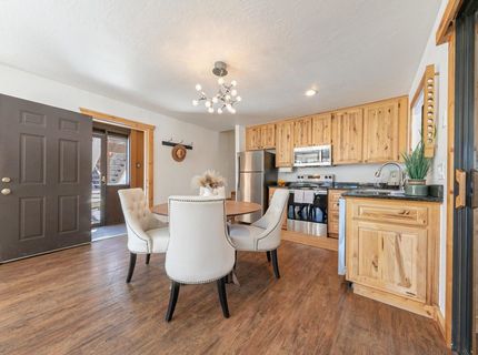 11569 Snowpeak Way, Truckee, CA 96161 Photo