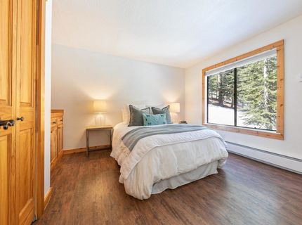 11569 Snowpeak Way, Truckee, CA 96161 Photo