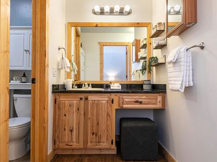 11569 Snowpeak Way, Truckee, CA 96161 Photo