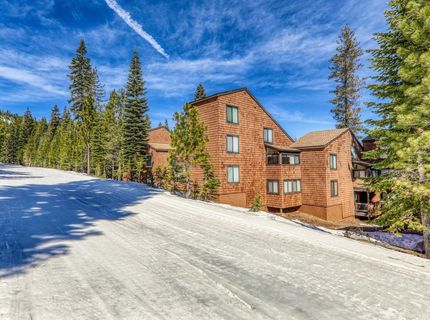 11569 Snowpeak Way, Truckee, CA 96161 Photo