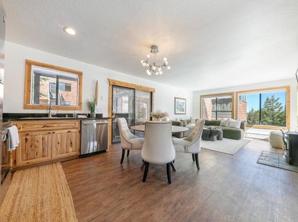 11569 Snowpeak Way, Truckee, CA 96161 Photo