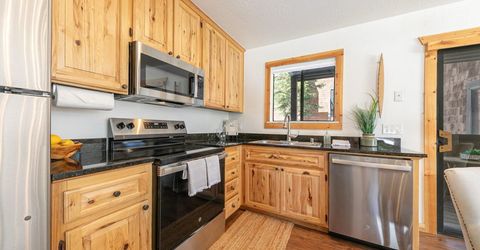 11569 Snowpeak Way, Truckee, CA 96161 Photo