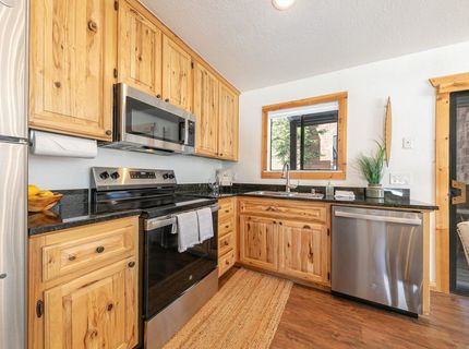 11569 Snowpeak Way, Truckee, CA 96161 Photo