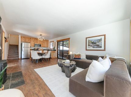 11569 Snowpeak Way, Truckee, CA 96161 Photo