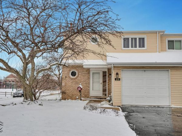 211 Manor Drive , New Lenox, IL 60451