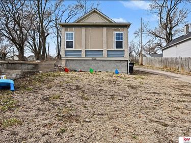 3026 S 18Th Street, Omaha, NE 68108