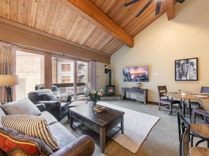 2000 North Village Drive, Truckee, CA 96161 Photo