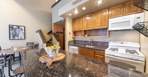 2000 North Village Drive, Truckee, CA 96161 Photo