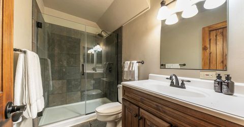 2000 North Village Drive, Truckee, CA 96161 Photo