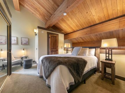 2000 North Village Drive, Truckee, CA 96161 Photo