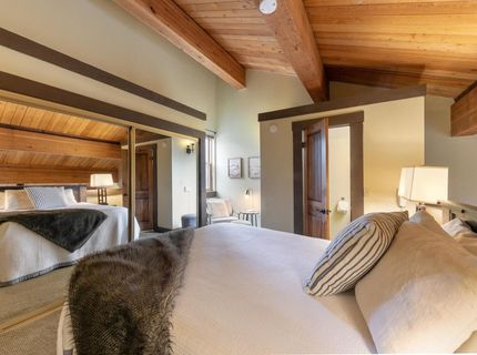 2000 North Village Drive, Truckee, CA 96161 Photo