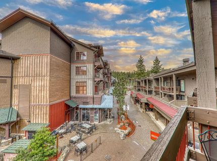 2000 North Village Drive, Truckee, CA 96161 Photo