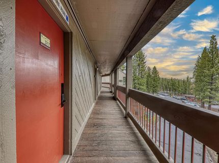2000 North Village Drive, Truckee, CA 96161 Photo