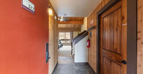 2000 North Village Drive, Truckee, CA 96161 Photo