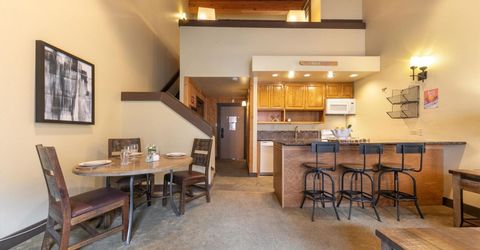 2000 North Village Drive, Truckee, CA 96161 Photo