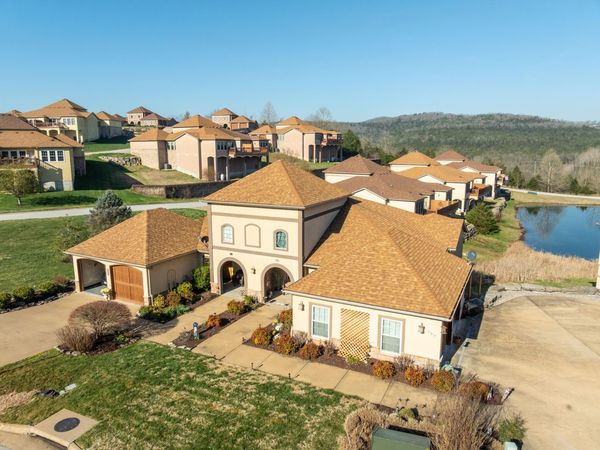 157 N Tuscany Drive, Hollister, MO 65672