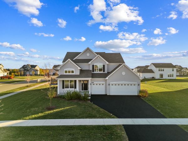 668 Braemore Lane, Yorkville, IL 60560