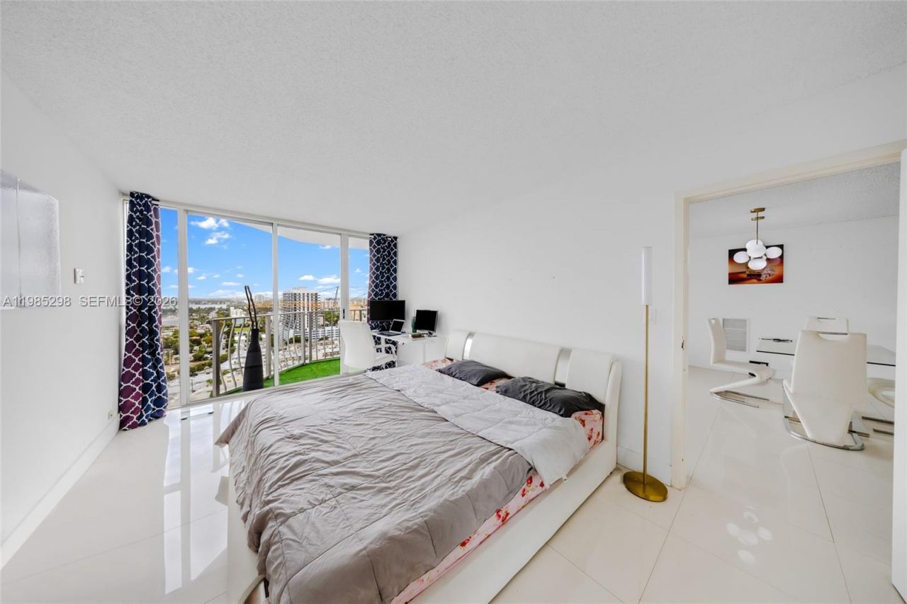 7601 E Treasure Dr , Unit 2302, North Bay Village, FL 33141 Photo