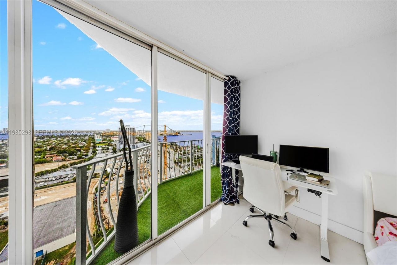 7601 E Treasure Dr , Unit 2302, North Bay Village, FL 33141 Photo