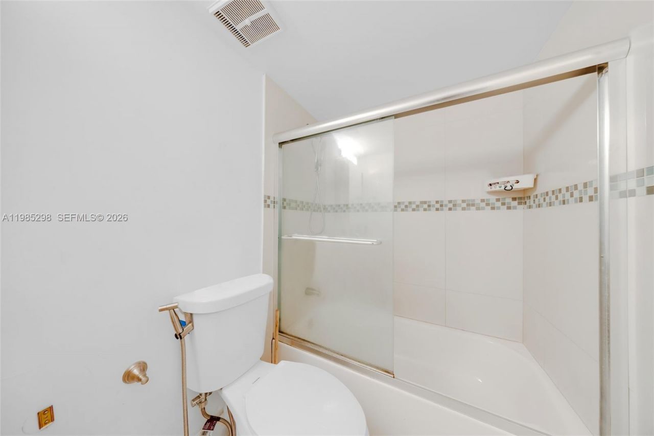 7601 E Treasure Dr , Unit 2302, North Bay Village, FL 33141 Photo