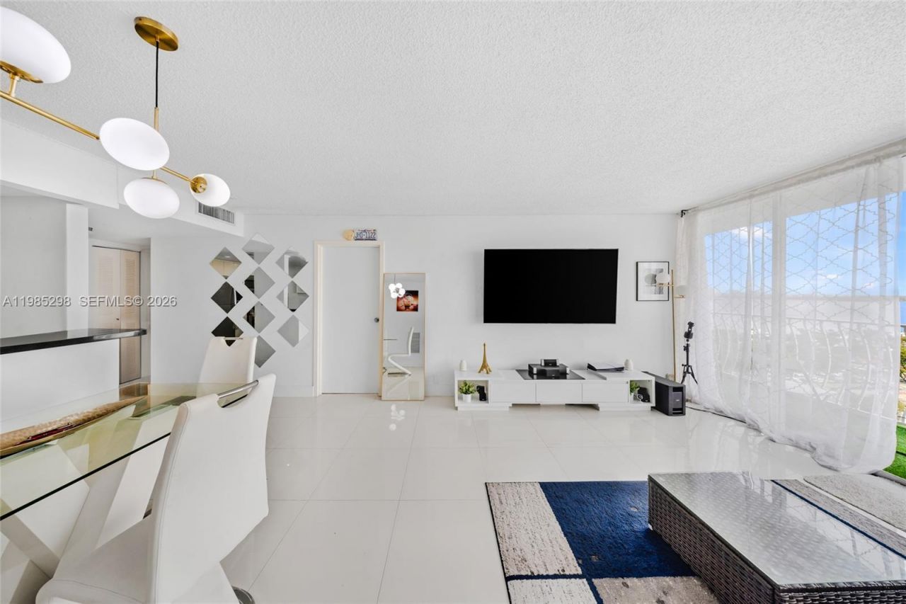 7601 E Treasure Dr , Unit 2302, North Bay Village, FL 33141 Photo