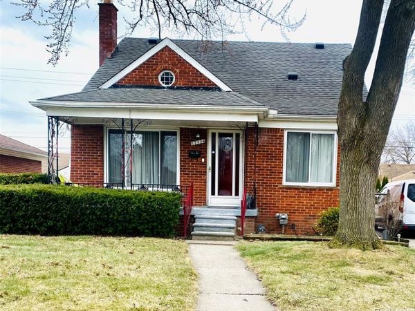 17334 Sprenger Avenue, Eastpointe, MI 48021