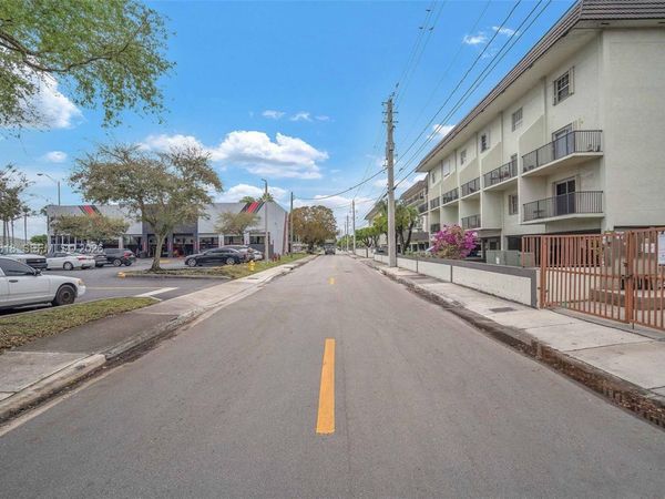 5731 NW 37th St , Unit 405, Virginia Gardens, FL 33166