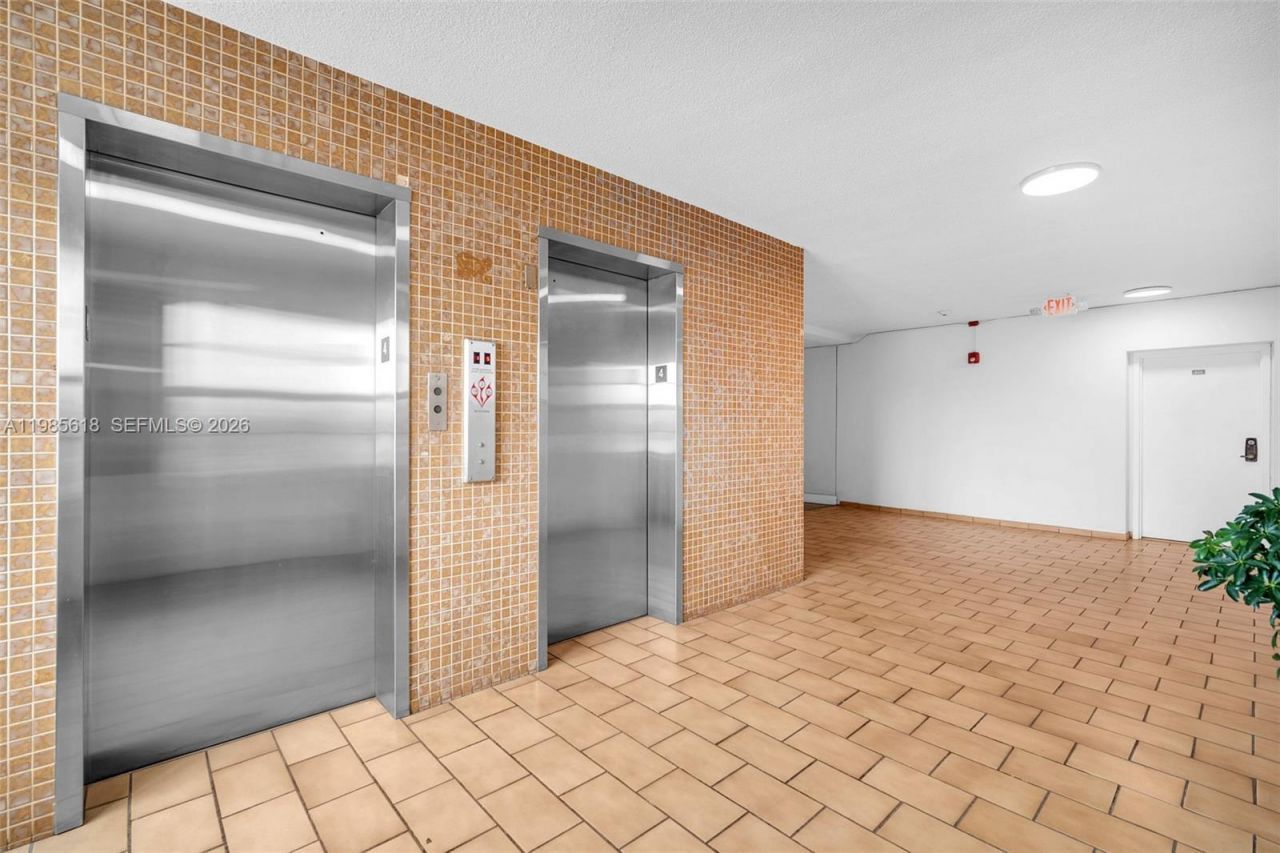 5731 NW 37th St , Unit 405, Virginia Gardens, FL 33166 Photo