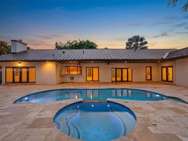 8263 SW 160th St, Palmetto Bay, FL 33157