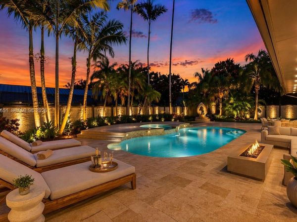 8263 SW 160th St, Palmetto Bay, FL 33157