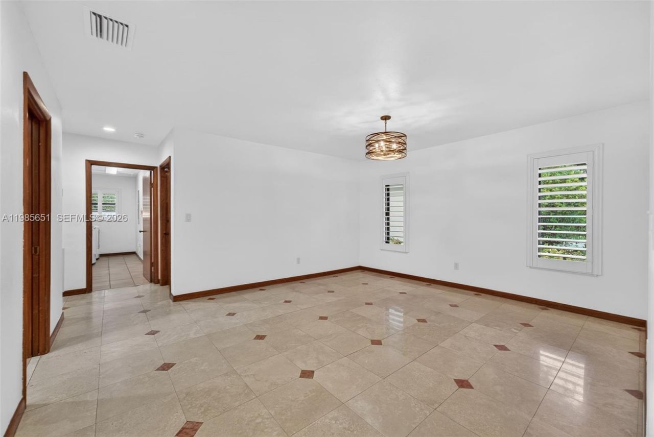 8263 SW 160th St, Palmetto Bay, FL 33157 Photo