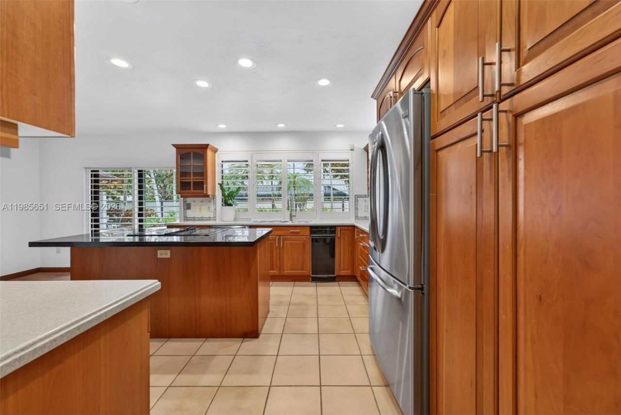 8263 SW 160th St, Palmetto Bay, FL 33157 Photo