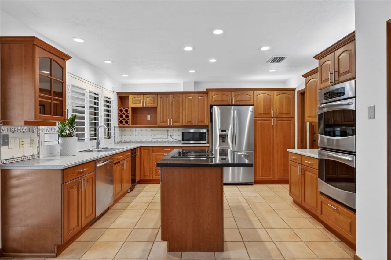 8263 SW 160th St, Palmetto Bay, FL 33157 Photo