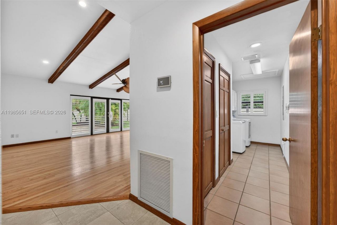 8263 SW 160th St, Palmetto Bay, FL 33157 Photo