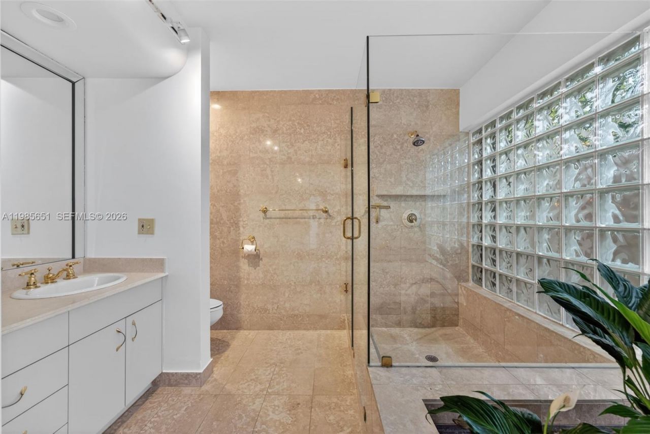 8263 SW 160th St, Palmetto Bay, FL 33157 Photo