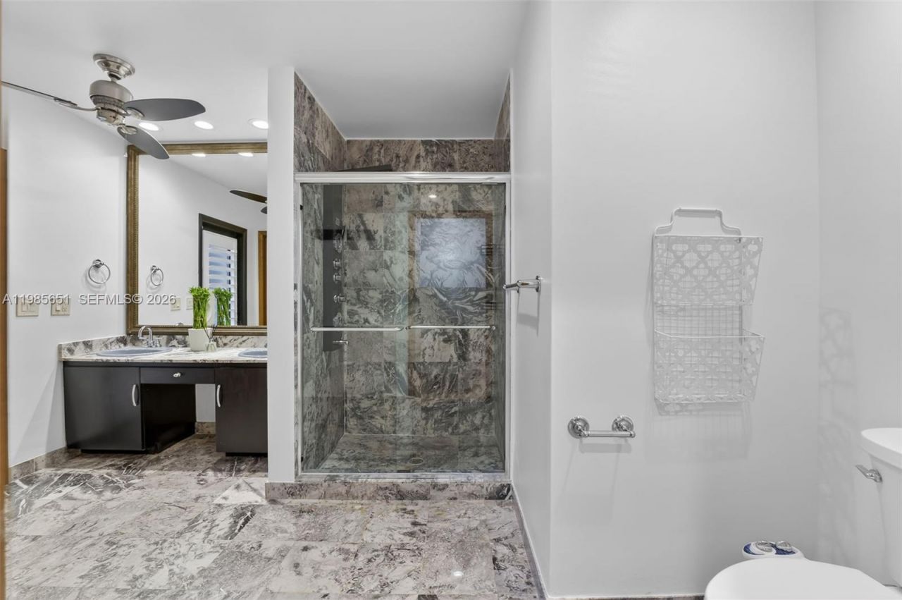 8263 SW 160th St, Palmetto Bay, FL 33157 Photo