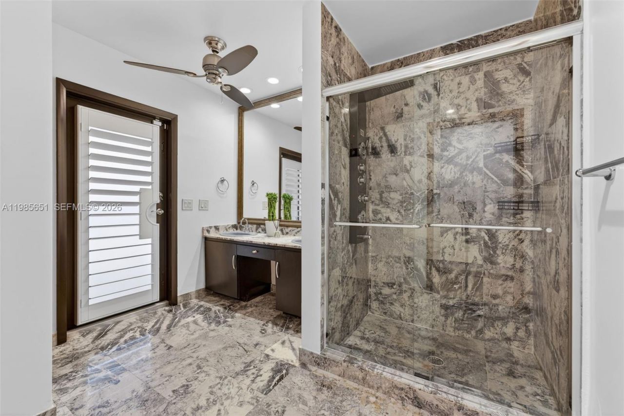 8263 SW 160th St, Palmetto Bay, FL 33157 Photo