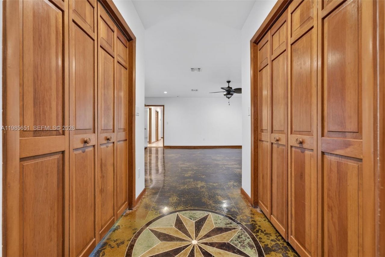 8263 SW 160th St, Palmetto Bay, FL 33157 Photo