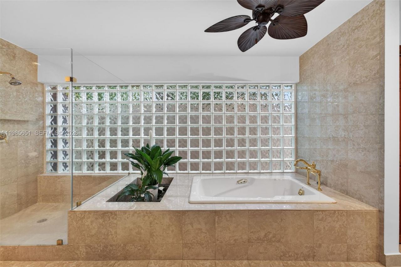 8263 SW 160th St, Palmetto Bay, FL 33157 Photo