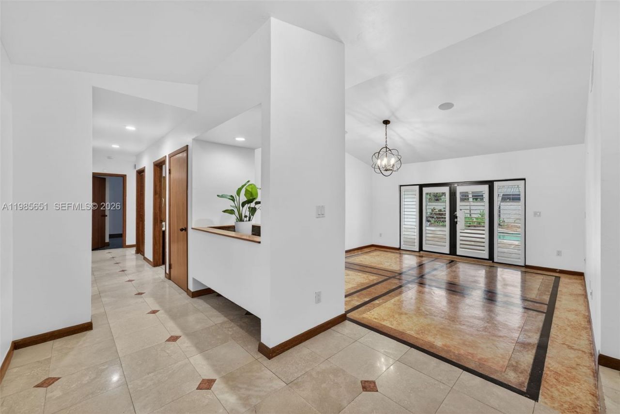 8263 SW 160th St, Palmetto Bay, FL 33157 Photo