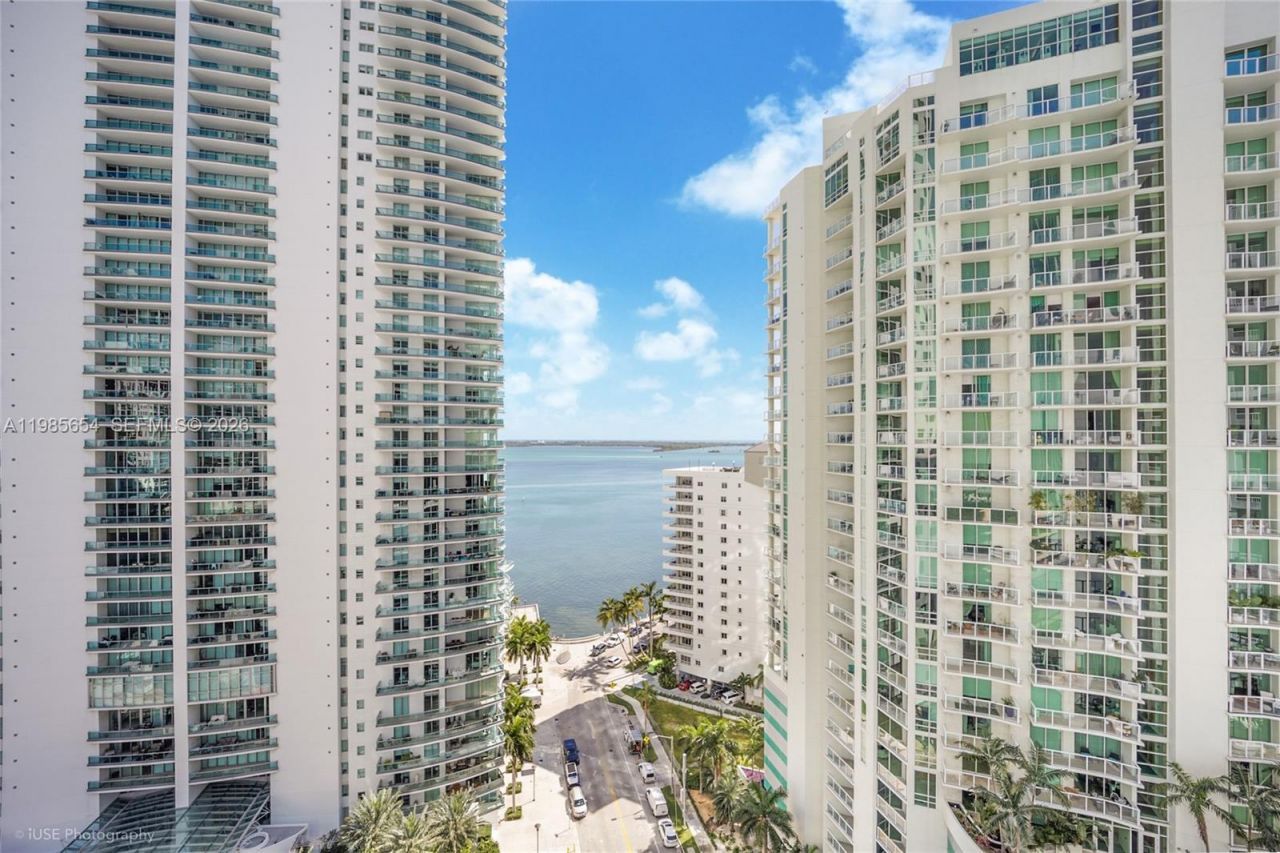 1300 Brickell Bay Dr, Unit 1803, Miami, FL 33131 Photo