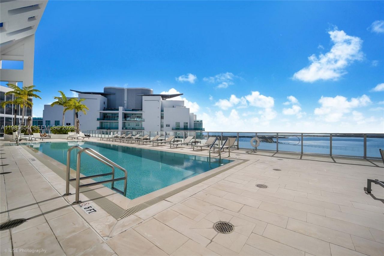 1300 Brickell Bay Dr, Unit 1803, Miami, FL 33131 Photo