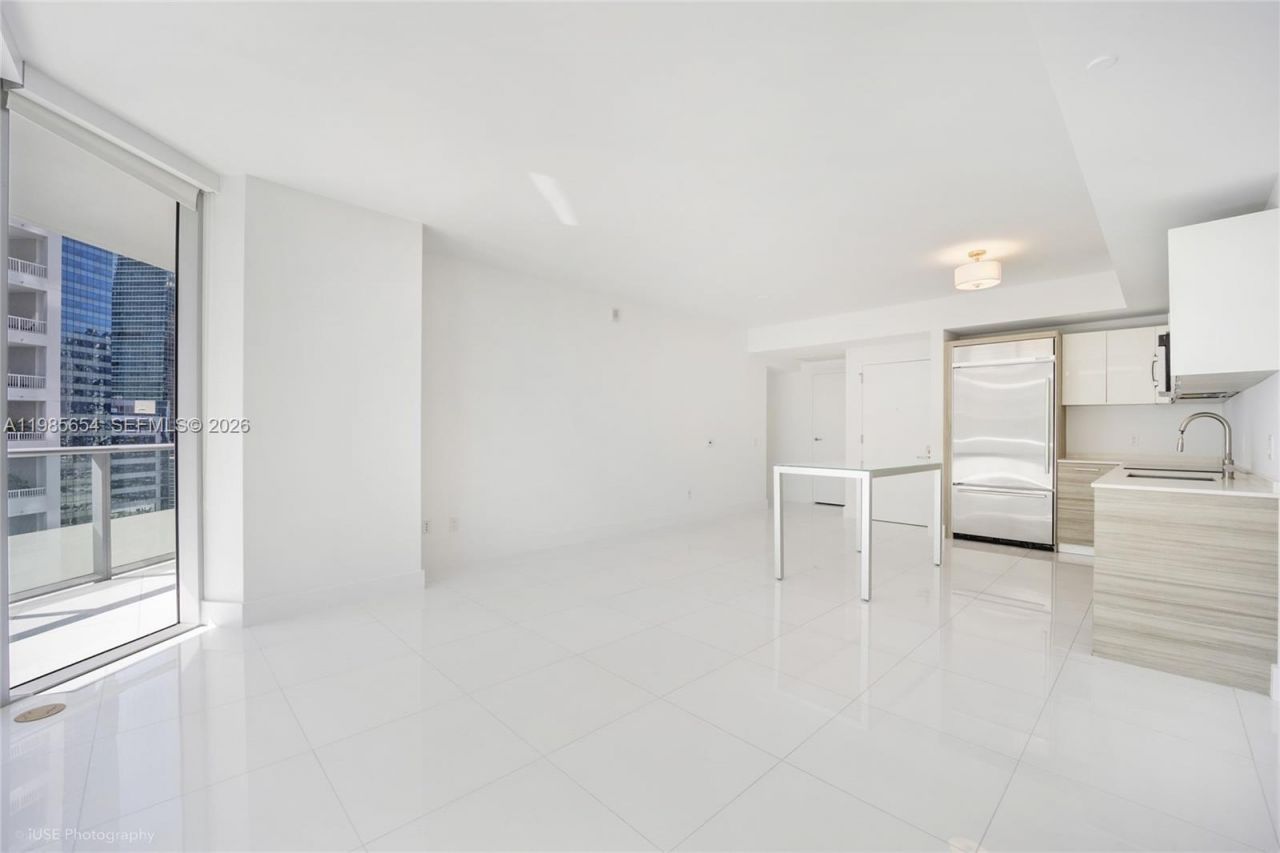 1300 Brickell Bay Dr, Unit 1803, Miami, FL 33131 Photo