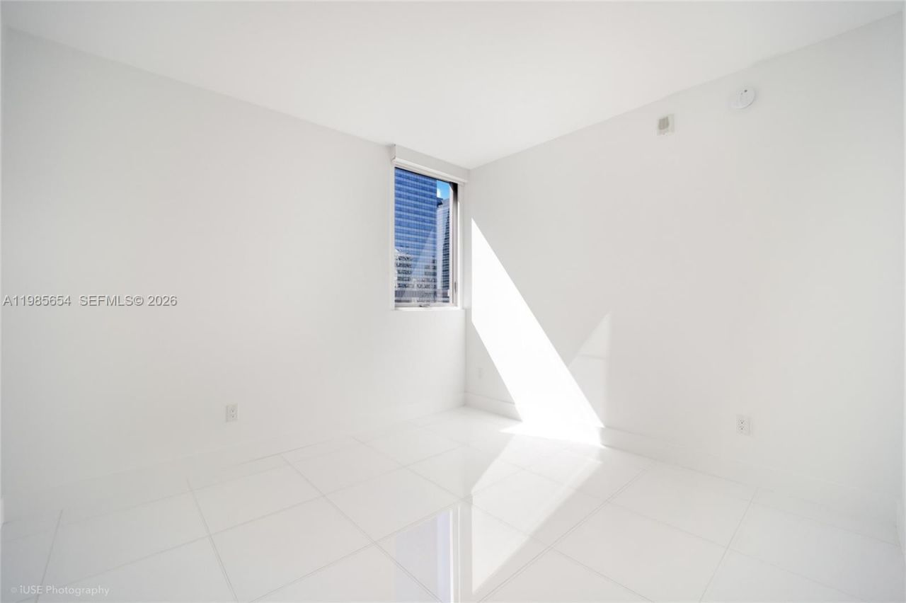 1300 Brickell Bay Dr, Unit 1803, Miami, FL 33131 Photo